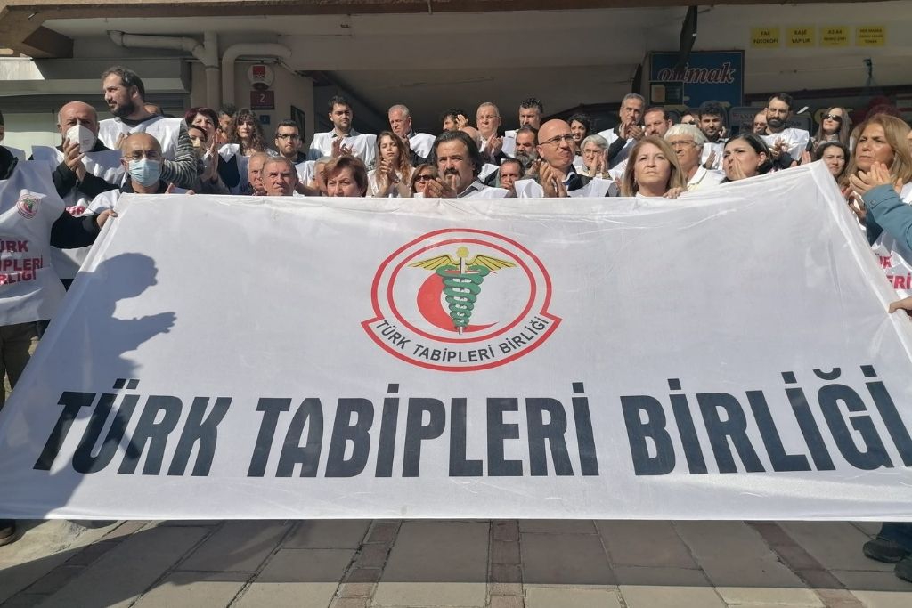TTB Merkez Konseyi ve Tabip Odalarından Ortak Açıklama: “Prof. Dr. Şebnem Korur Fincancı Serbest Bırakılsın, Türk Tabipleri Birliği Üzerindeki Baskılara Son Verilsin”